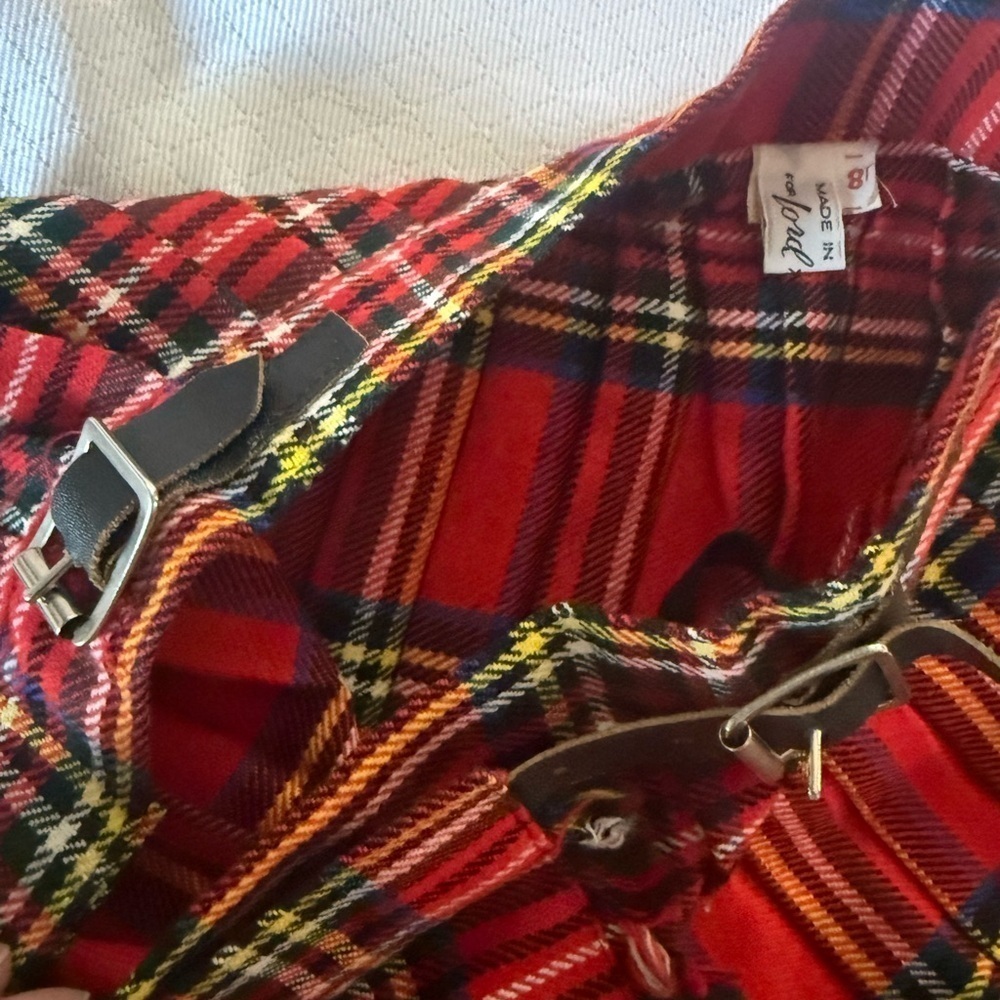 Lord & Taylor Red Tartan Kilt. Size 8 - Picture 6 of 13